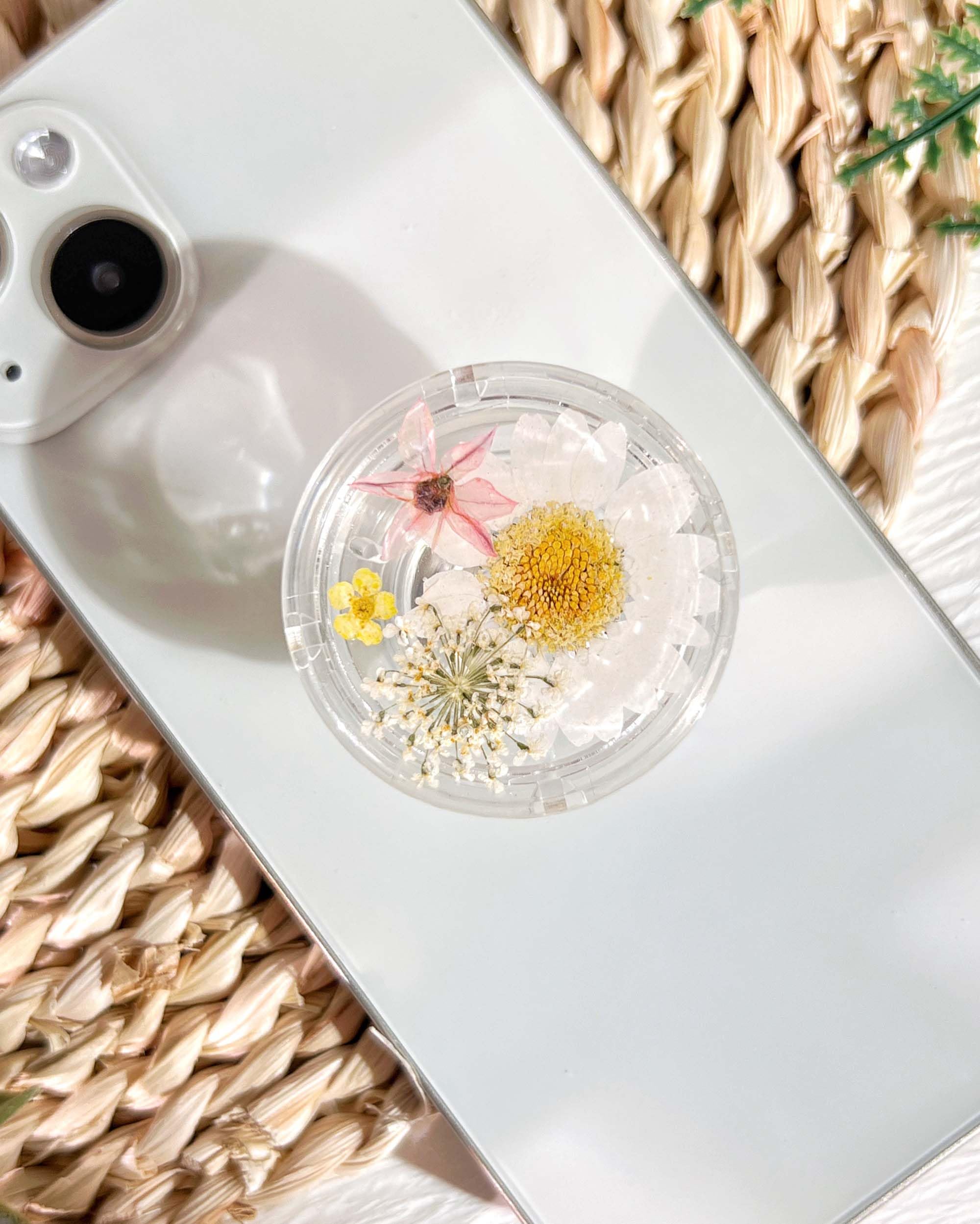 Floral White Daisy Phone Grip Holder